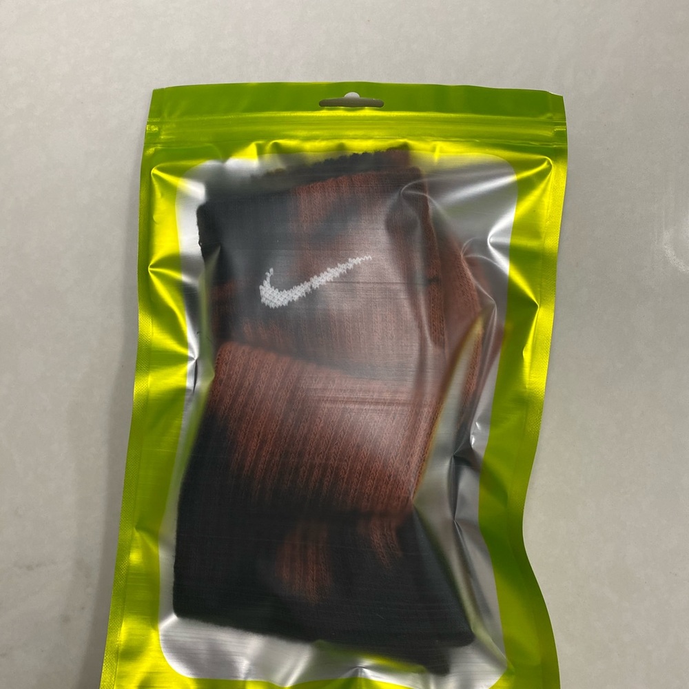 NWT Men’s Custom Reverse Tie Dye Nike Crew Socks - Picture 6 of 6